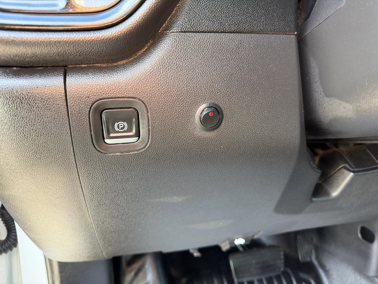 Used 2021 Chevrolet Silverado 1500 W/T RWD image 29