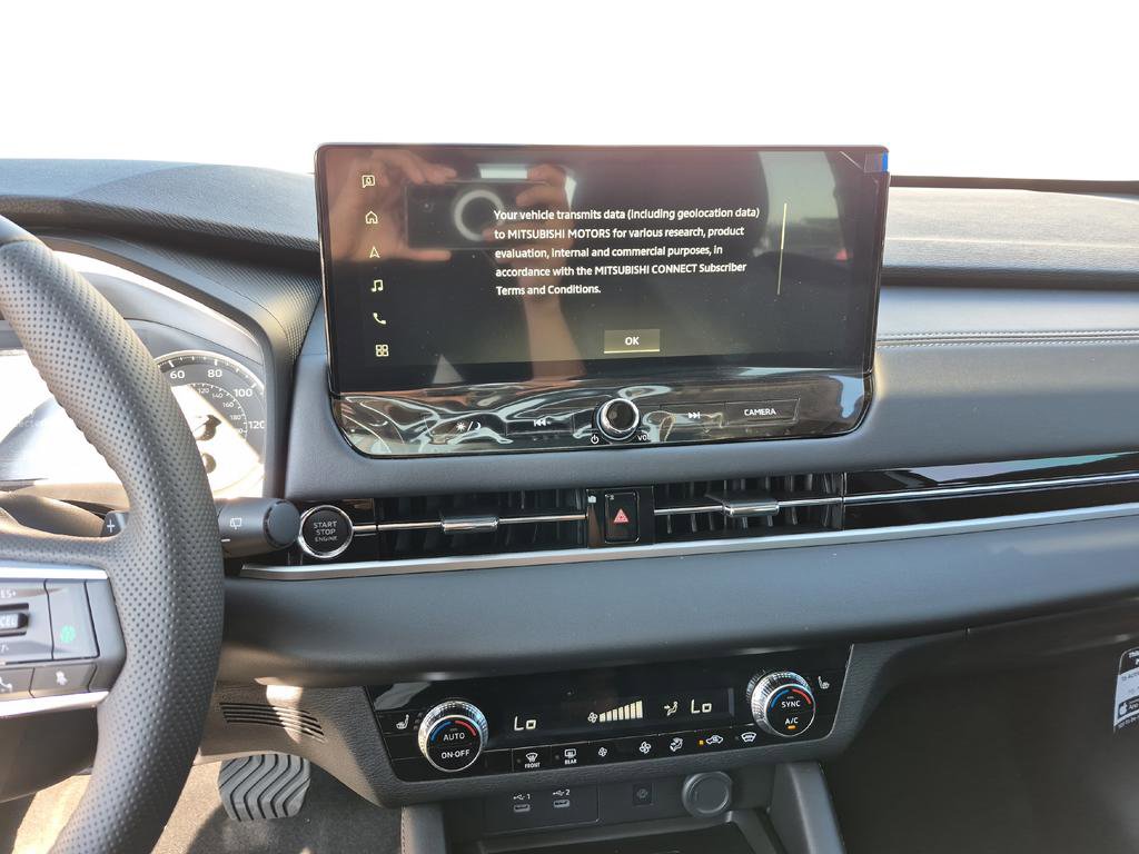 New 2025 Mitsubishi Outlander SE image 22