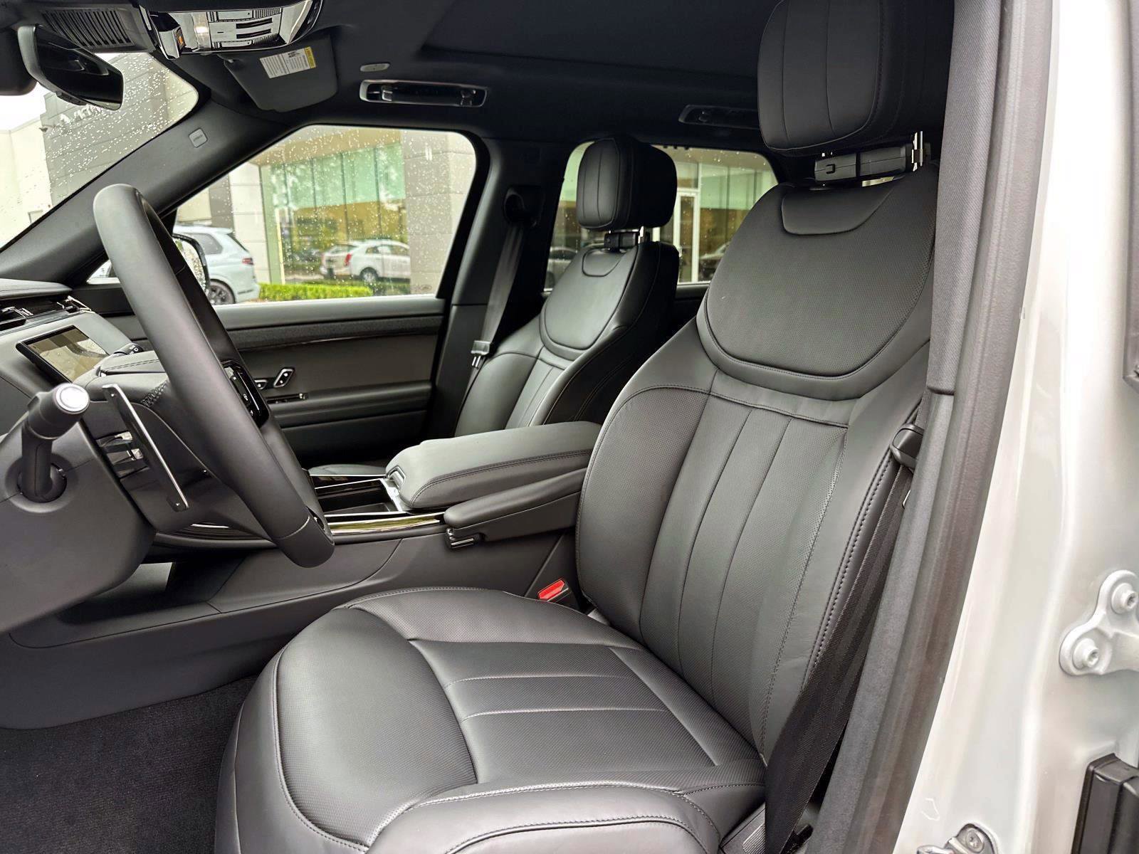 New 2025 Land Rover Range Rover Sport Dynamic SE image 16