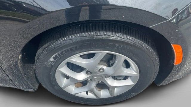 Used 2020 Chrysler Pacifica Limited FWD image 7