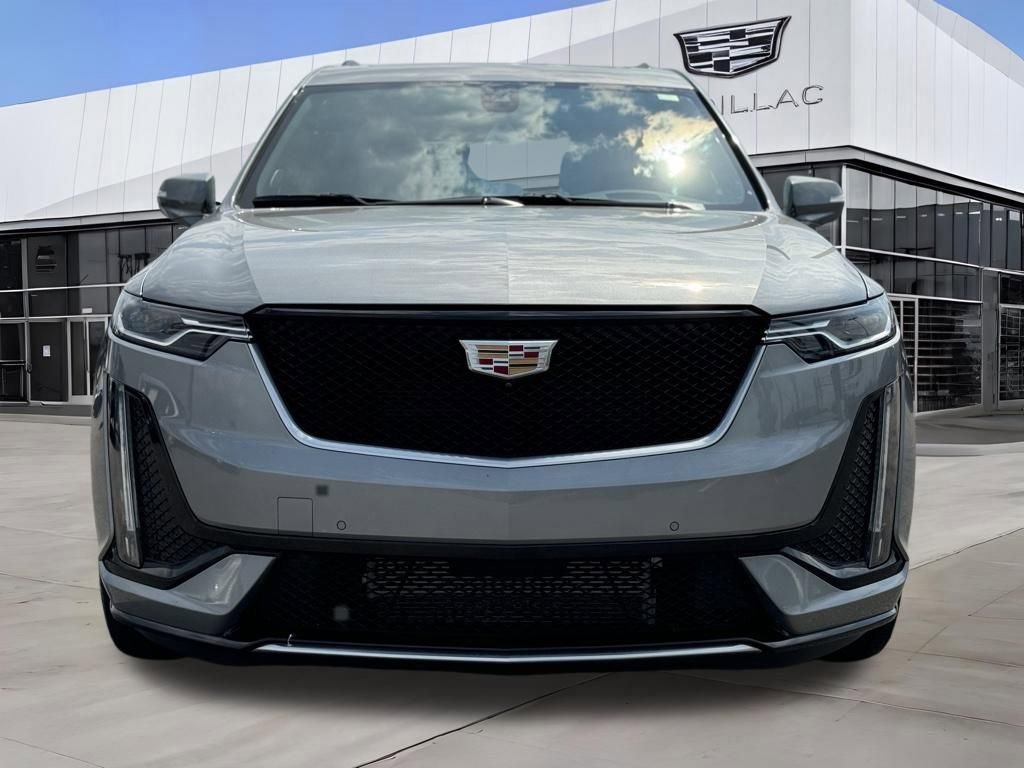 Used 2024 Cadillac XT6 Sport w/ Technology Package AWD/4WD image 4