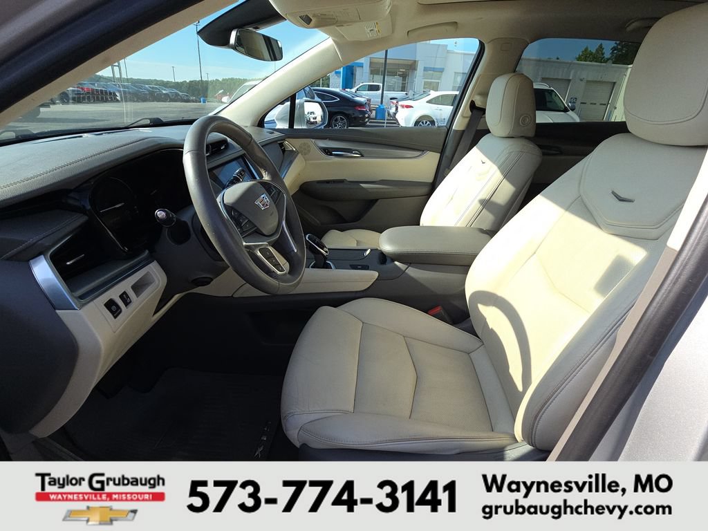 Used 2018 Cadillac XT5 Luxury w/ Driver Awareness Package FWD image 15