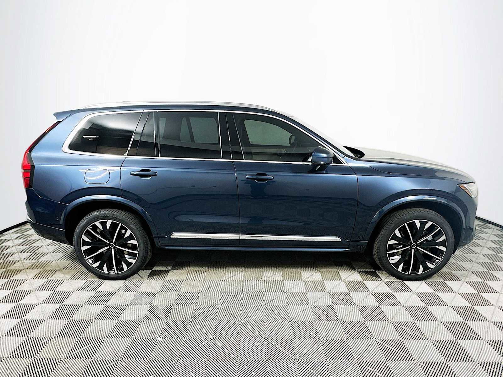 New 2026 Volvo XC90 B5 Plus image 8