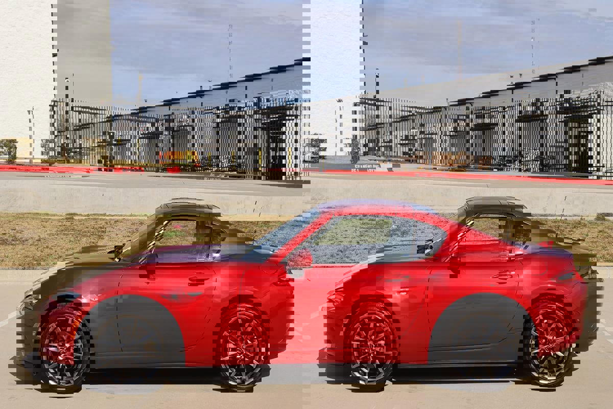 Used 2017 MAZDA MX-5 Miata RF Grand Touring image 9