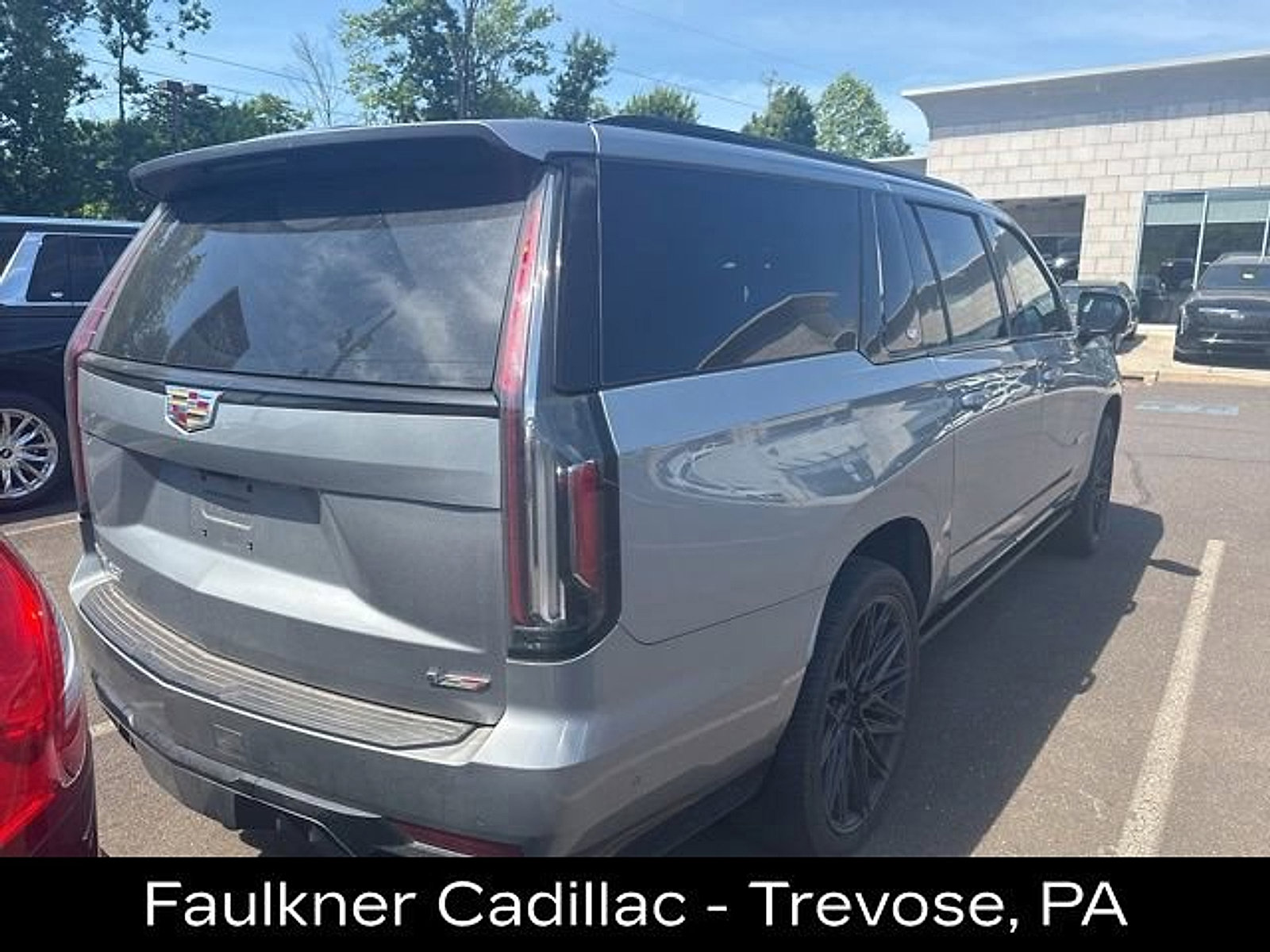 Used 2024 Cadillac Escalade ESV V w/ LPO, Floor Liner Package AWD/4WD image 3