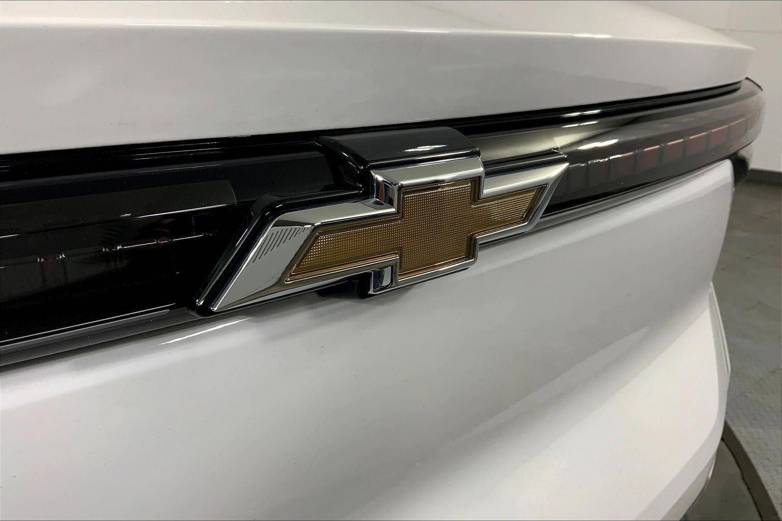 Used 2025 Chevrolet Equinox EV LT w/ Convenience Package FWD image 28