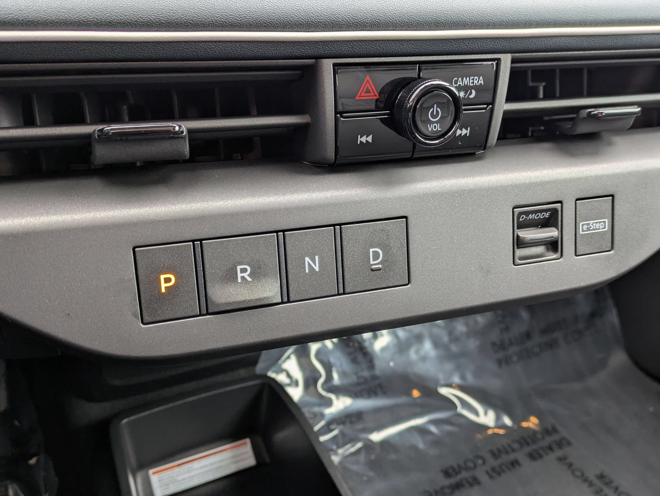 New 2026 Nissan Leaf Platinum+ image 15