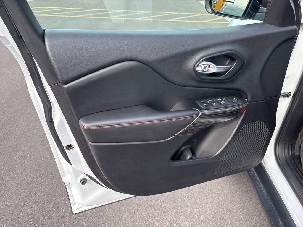 Used 2014 Jeep Cherokee Trailhawk w/ Leather Interior Group image 5