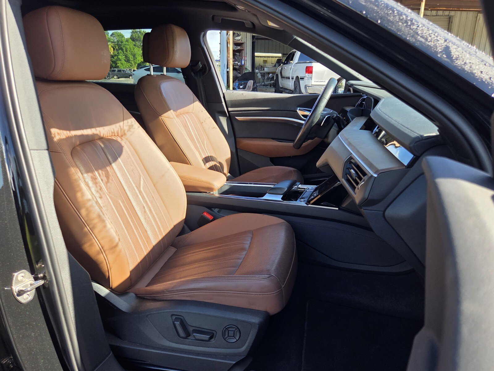 Used 2019 Audi e-tron Premium Plus AWD/4WD image 17