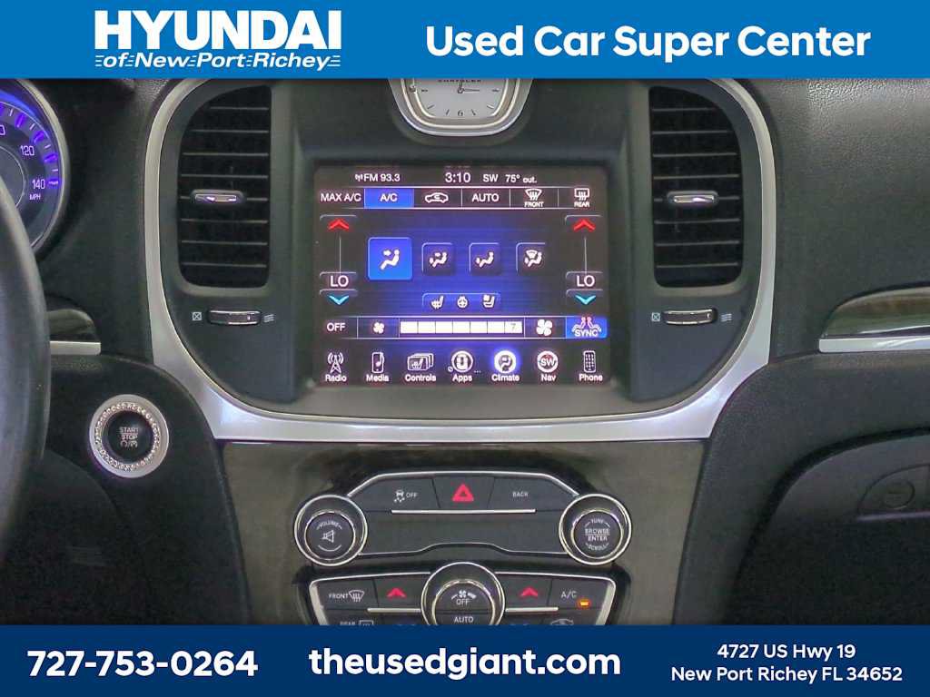 Used 2016 Chrysler 300 C RWD image 18