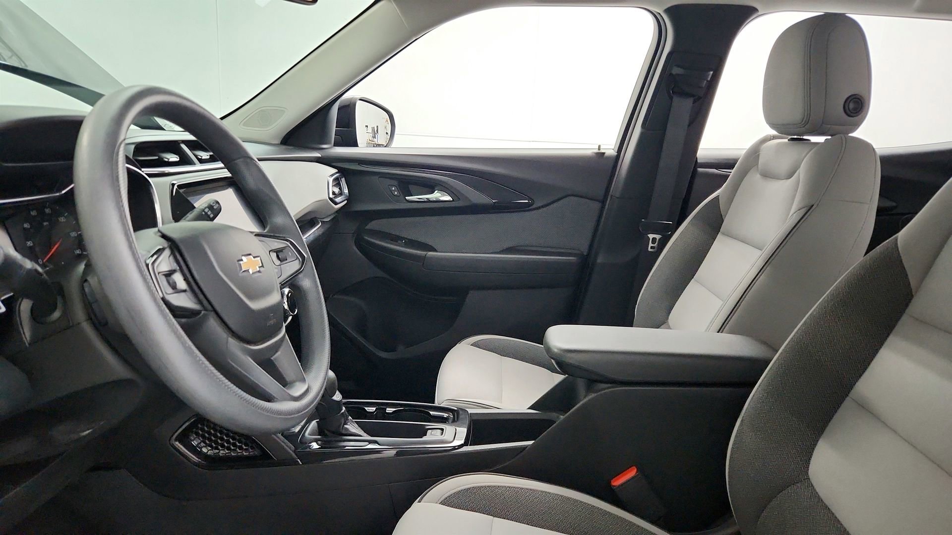 Used 2021 Chevrolet TrailBlazer LT w/ Convenience Package FWD image 17