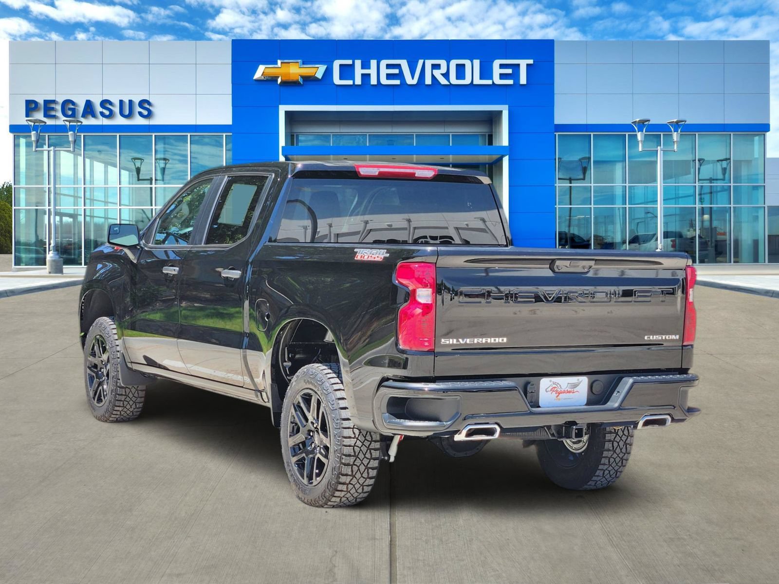 New 2026 Chevrolet Silverado 1500 Custom Trail Boss AWD/4WD image 4