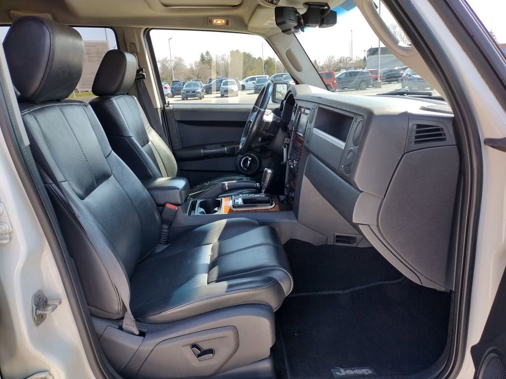 Used 2008 Jeep Commander Limited w/ Trailer Tow Group IV image 12