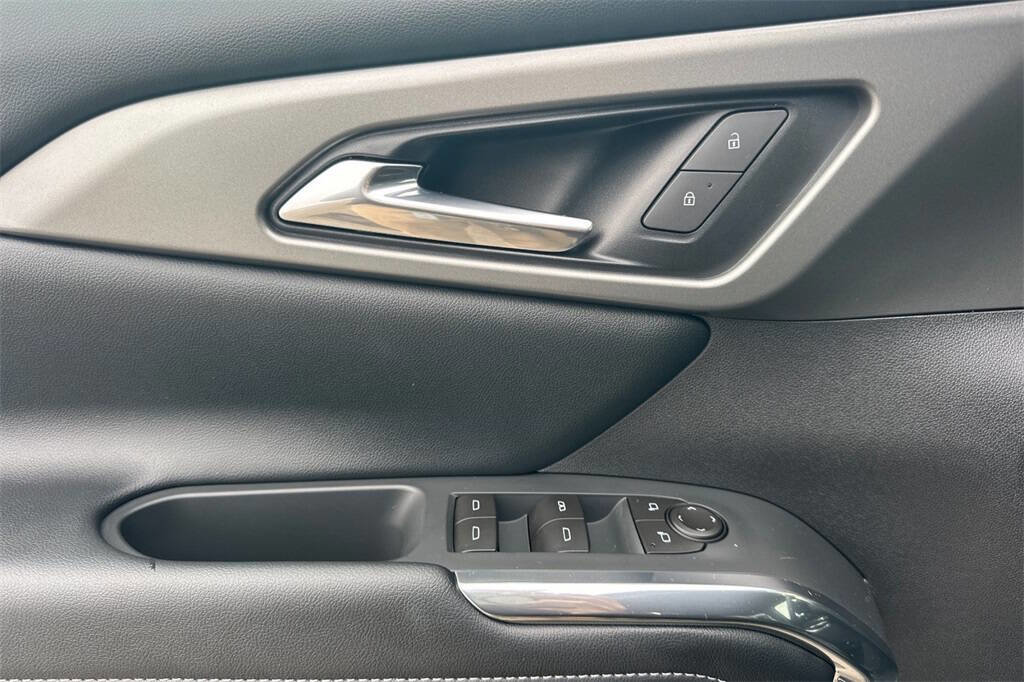 New 2026 Chevrolet Traverse LT w/ Enhanced Driving Package image 12