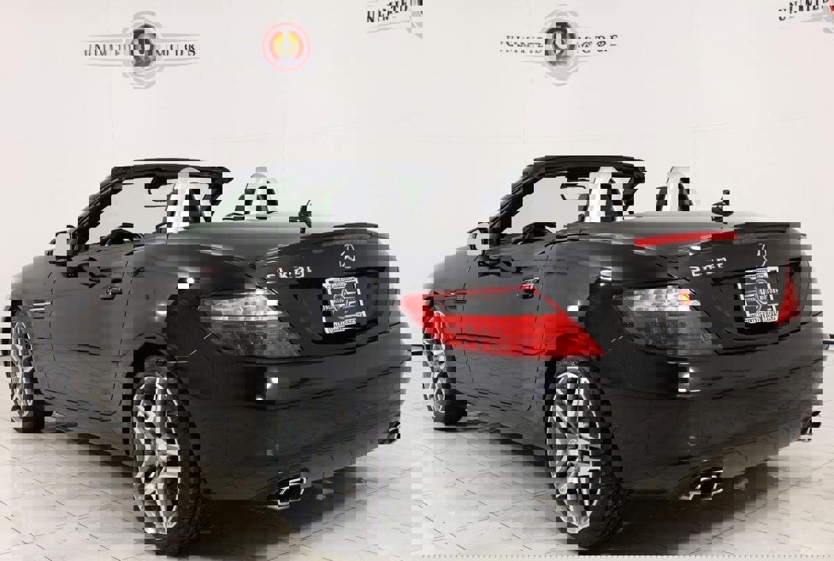 Used 2014 Mercedes-Benz SLK 250 image 4