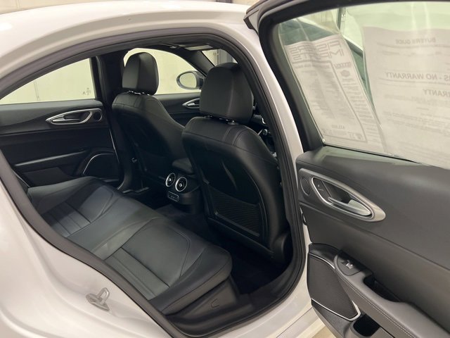 Used 2023 Alfa Romeo Giulia Veloce image 39