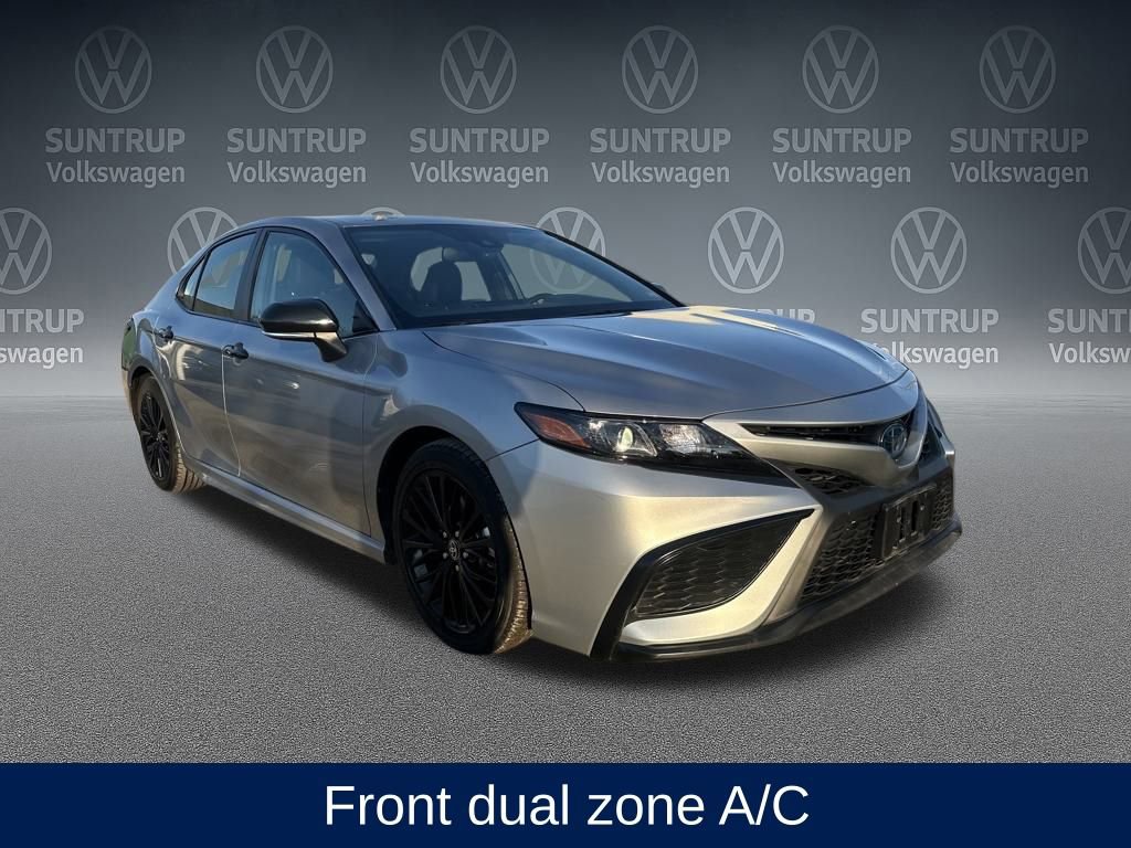 Used 2022 Toyota Camry SE image 9
