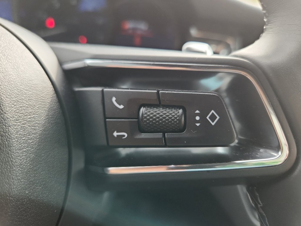 New 2025 Porsche Macan image 24