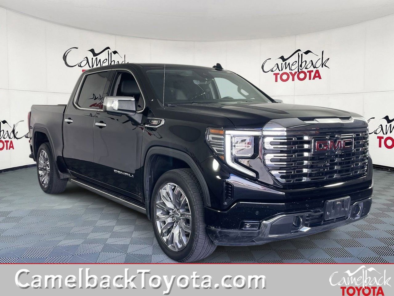 Used 2023 GMC Sierra 1500 Denali w/ Denali Reserve Package AWD/4WD image 1