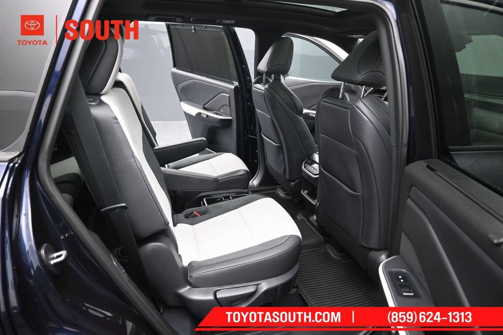 Used 2026 Lexus TX 500h AWD w/ Technology Package image 37
