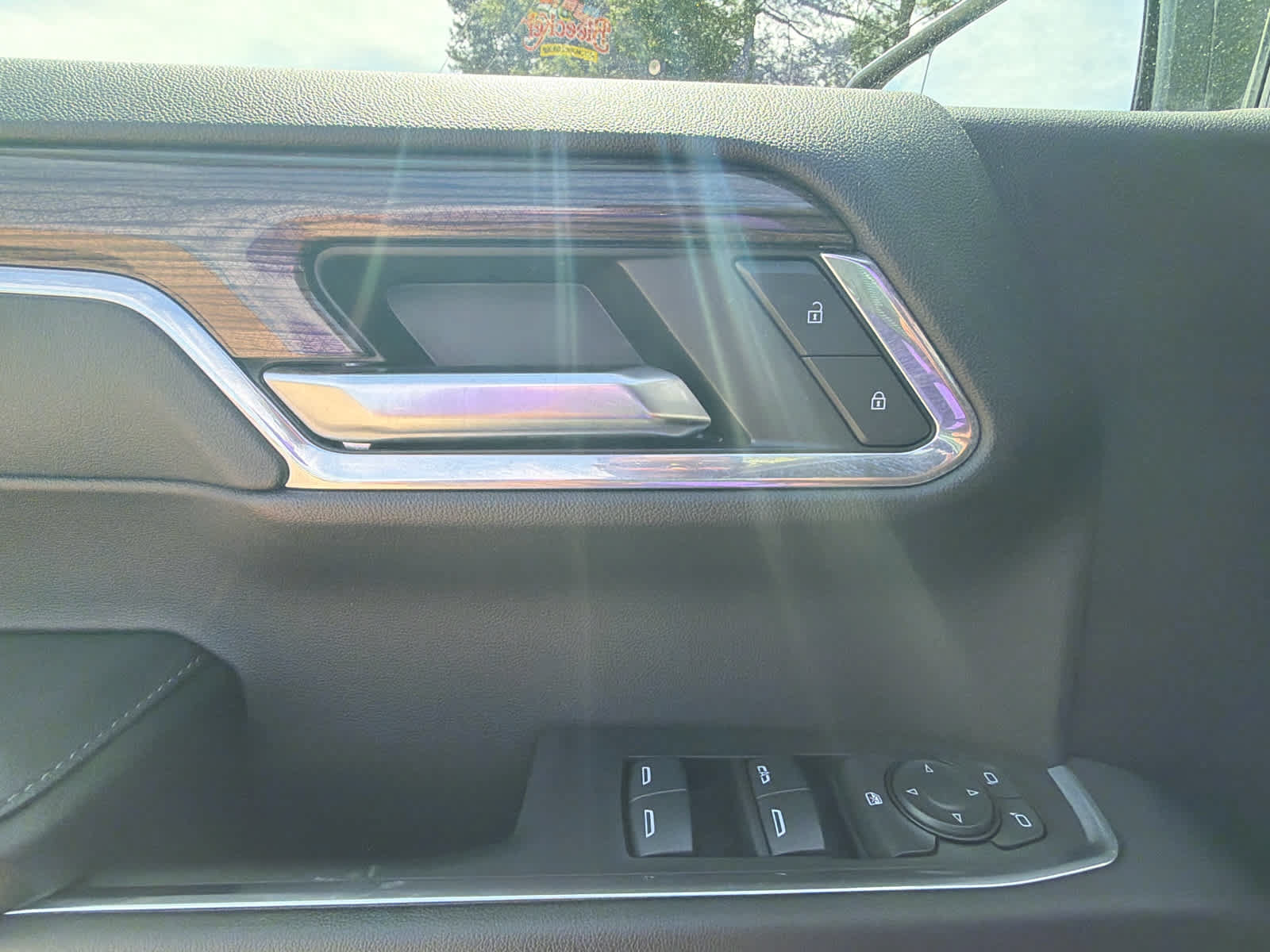Used 2024 Chevrolet Silverado 1500 LT AWD/4WD image 18
