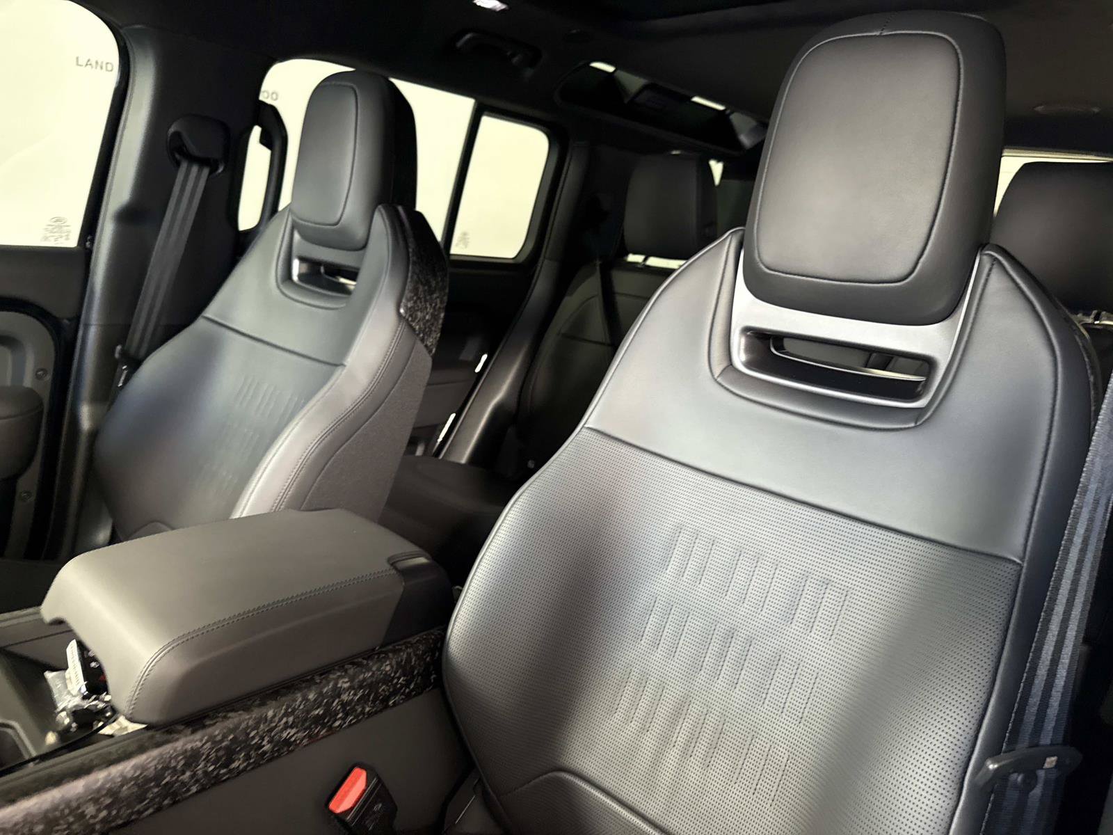 New 2026 Land Rover Defender 110 OCTA AWD/4WD image 20