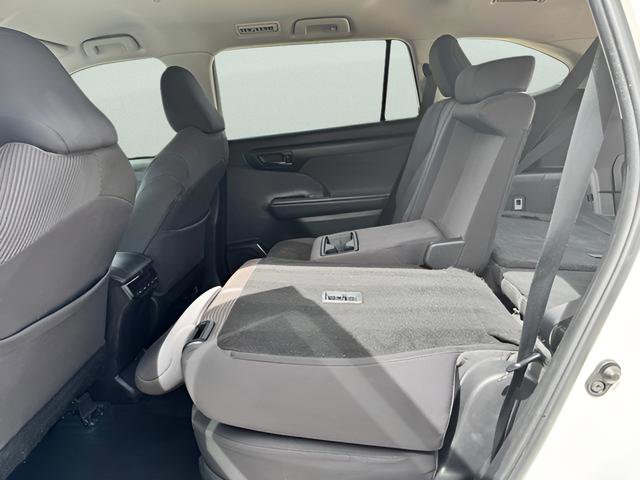 Used 2021 Toyota Highlander LE image 44