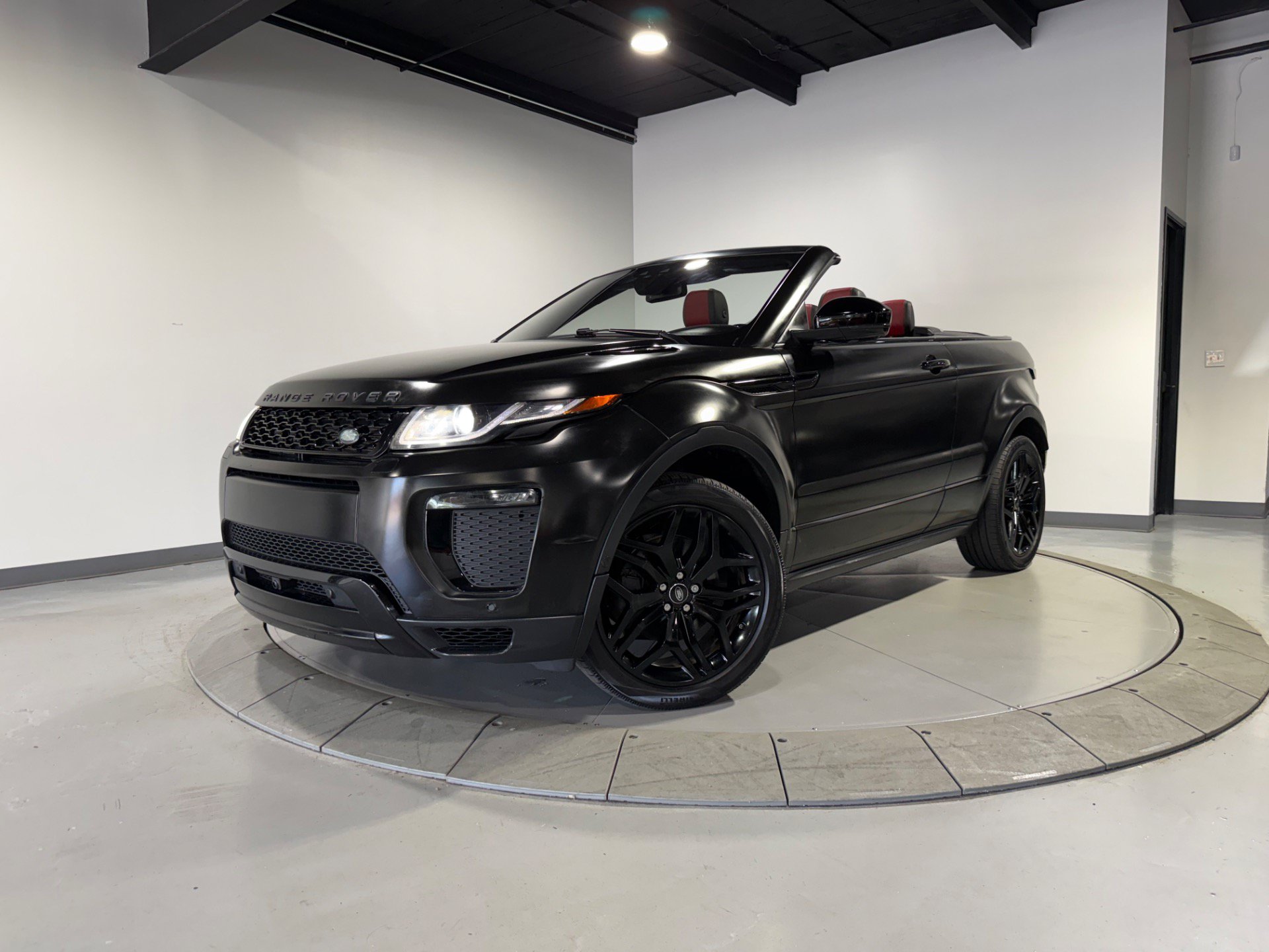 Used 2018 Land Rover Range Rover Evoque HSE Dynamic AWD/4WD image 3