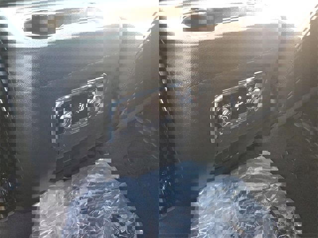 New 2025 GMC Yukon XL Denali image 16