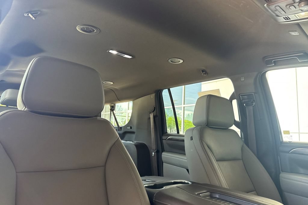 Used 2023 Chevrolet Suburban LT w/ Luxury Package AWD/4WD image 19