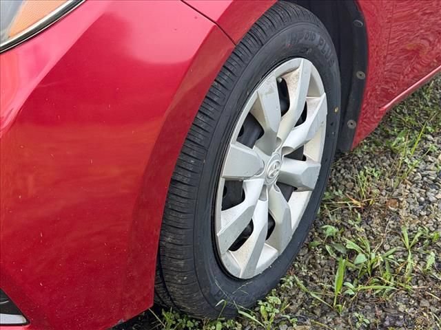 Used 2015 Toyota Corolla LE FWD image 5