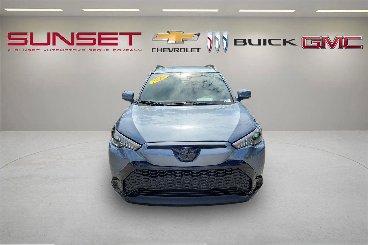 Used 2024 Toyota Corolla Cross SE image 2