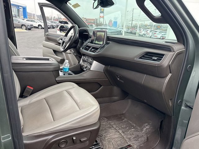 Used 2023 GMC Yukon SLT w/ SLT Premium Package image 16