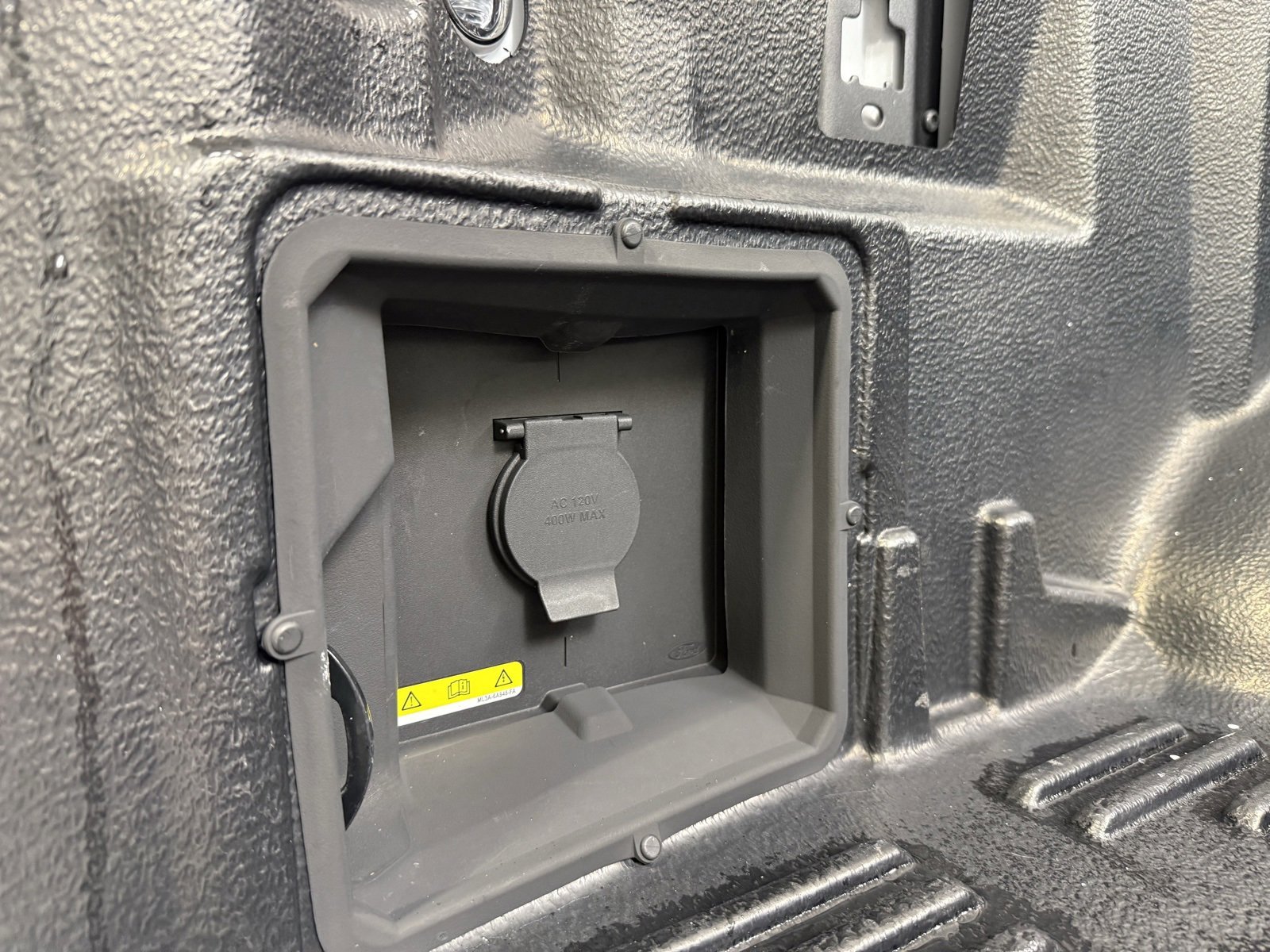 Used 2022 Ford F150 Lariat w/ Equipment Group 502A High image 10