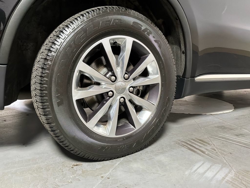 Used 2016 Dodge Durango Limited w/ Nav & Power Liftgate Group AWD/4WD image 11