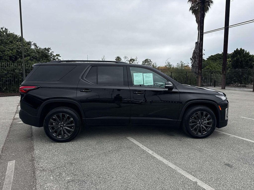 Used 2023 Chevrolet Traverse RS AWD/4WD image 2