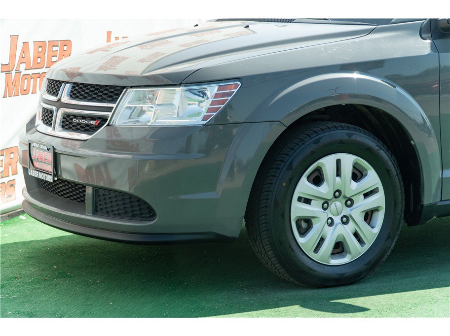 Used 2019 Dodge Journey SE FWD image 5