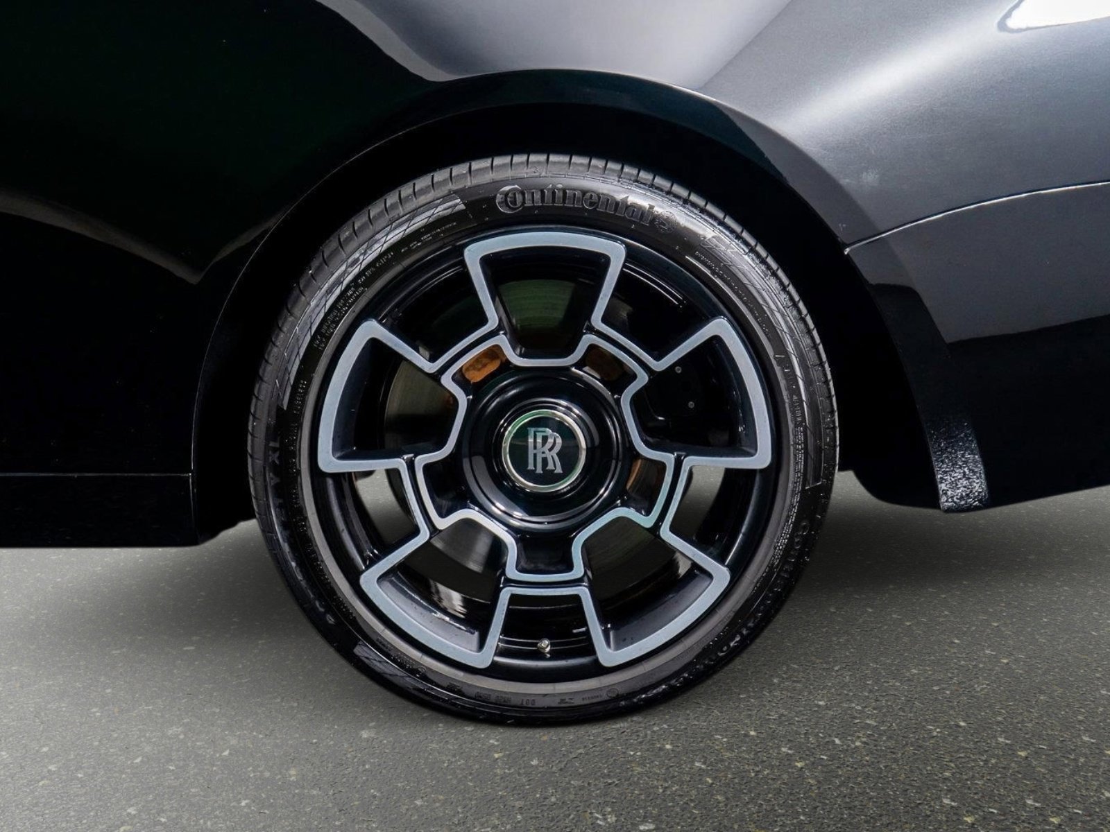 Used 2019 Rolls-Royce Wraith image 23