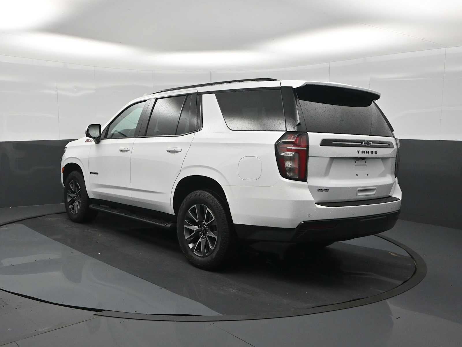 Used 2023 Chevrolet Tahoe Z71 w/ Luxury Package AWD/4WD image 6