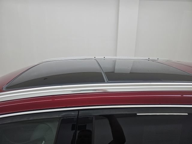Used 2017 Buick Envision Premium w/ LPO, Cargo Package AWD/4WD image 2