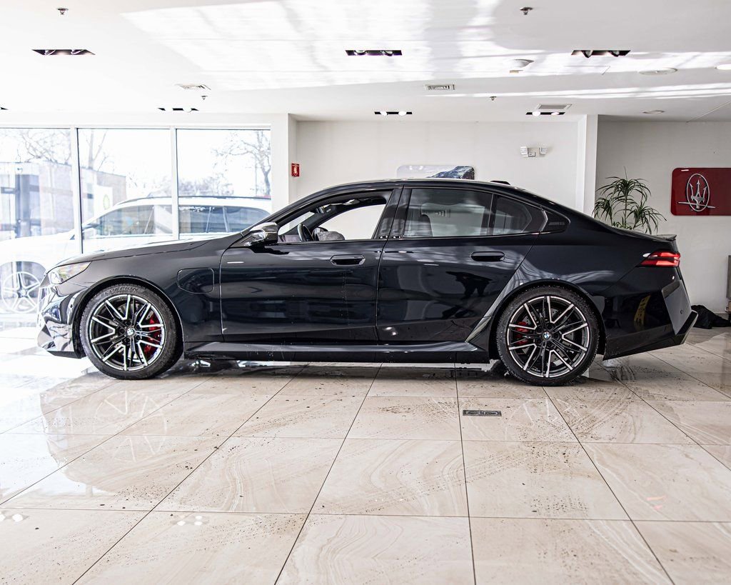 Used 2025 BMW M5 w/ Carbon Package image 6
