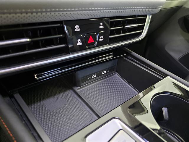 Used 2024 Volkswagen Atlas Peak Edition SEL AWD/4WD image 45
