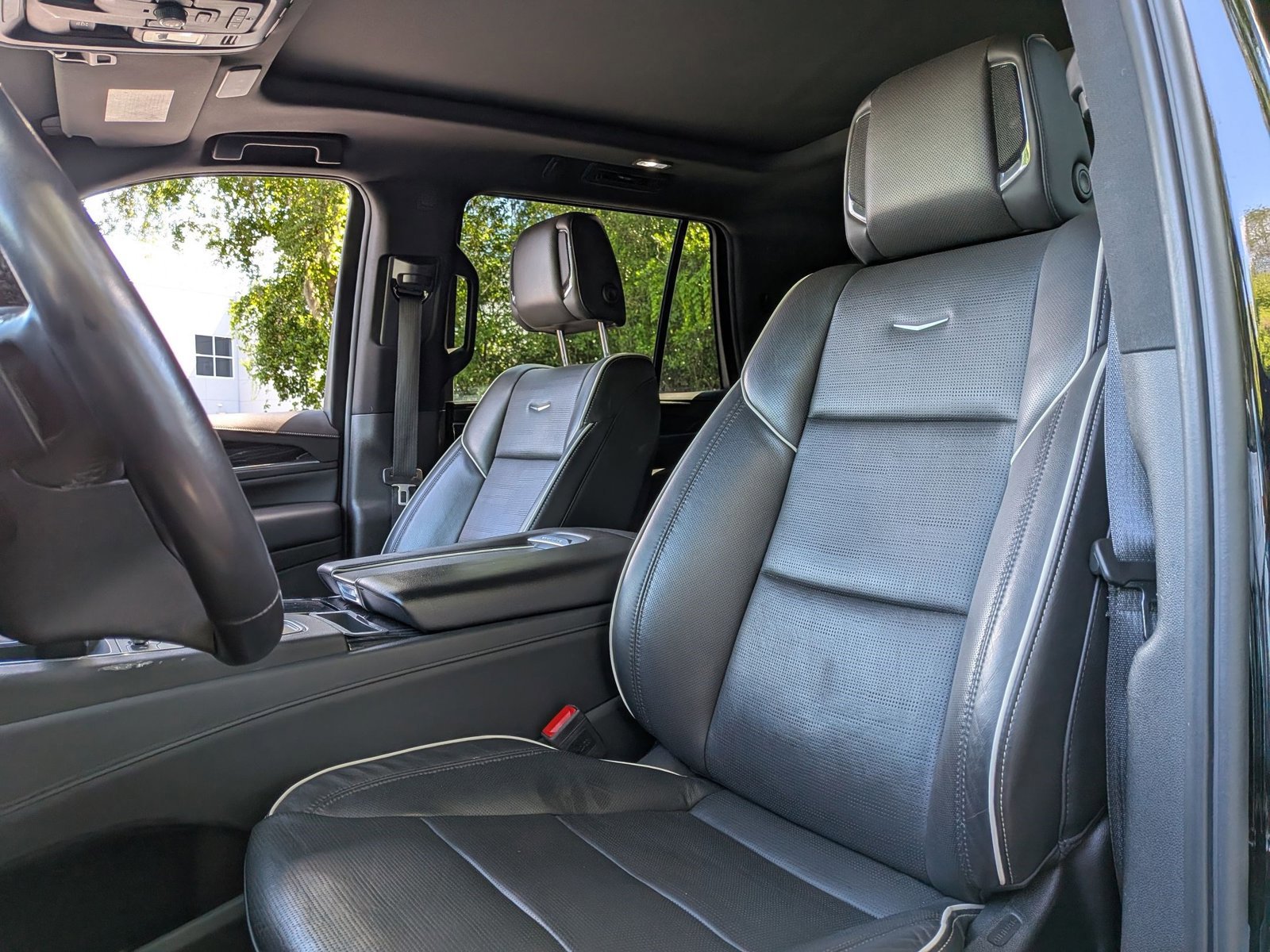 Used 2024 Cadillac Escalade Sport RWD image 5