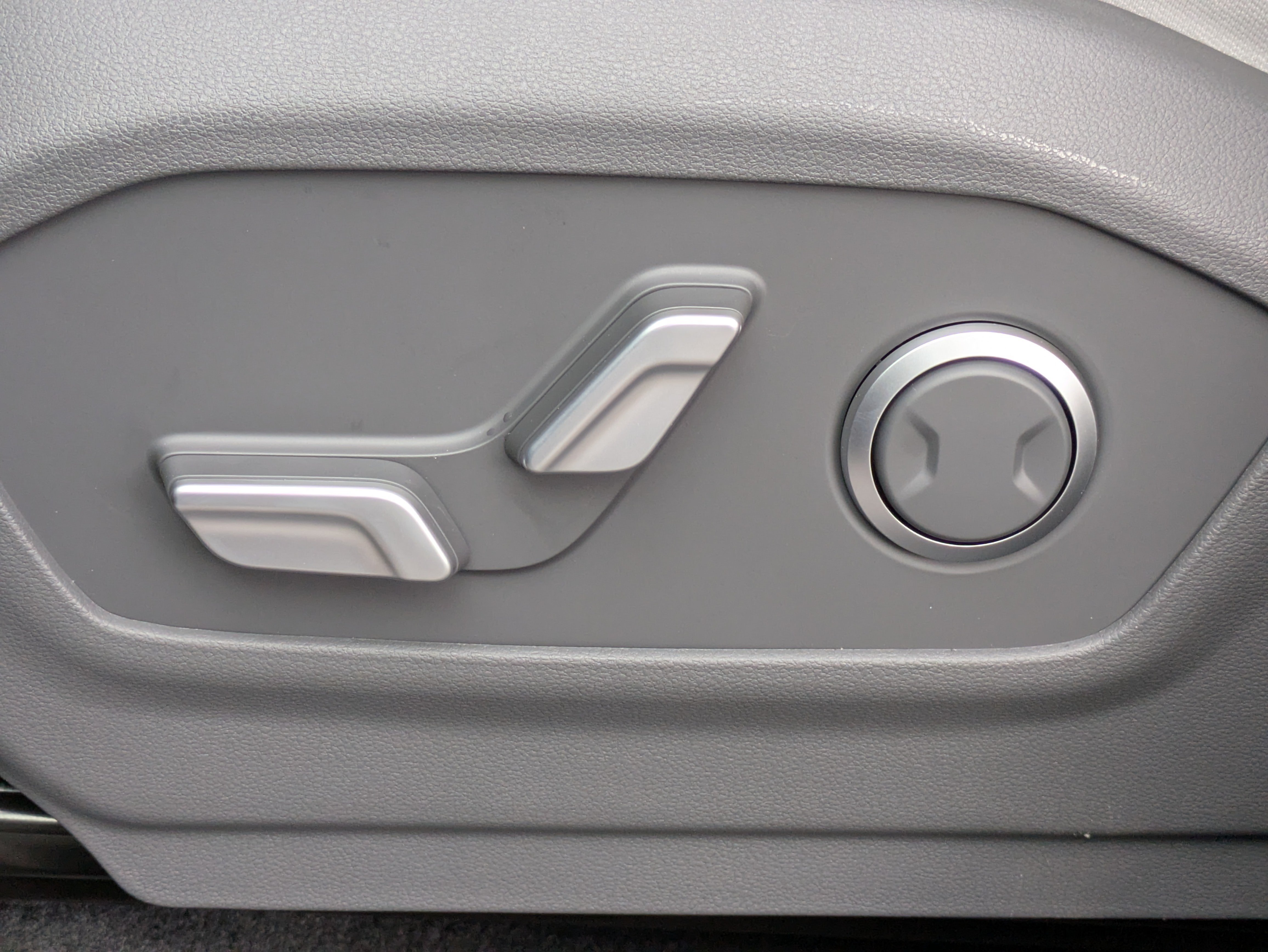 New 2027 Hyundai Santa Fe SEL FWD image 17