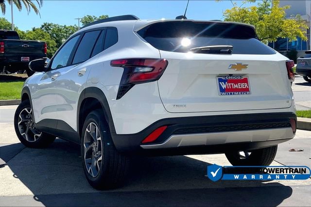 New 2025 Chevrolet Trax LT w/ Driver Confidence Package FWD image 3