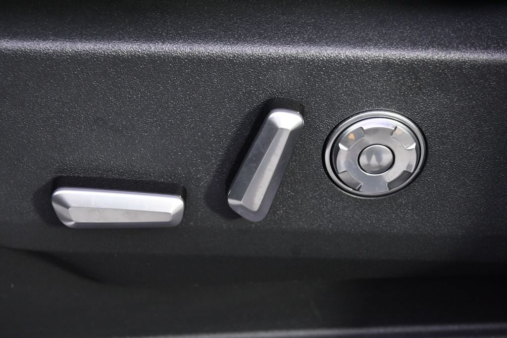 Used 2025 Lincoln Navigator Reserve AWD/4WD image 14