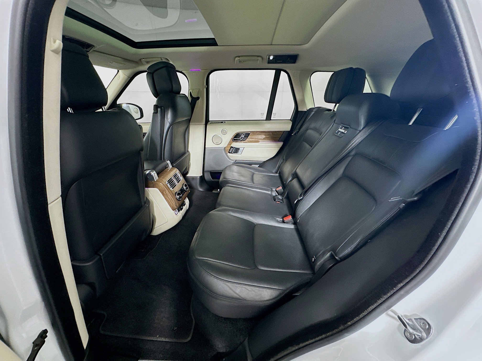 Used 2019 Land Rover Range Rover Supercharged AWD/4WD image 30