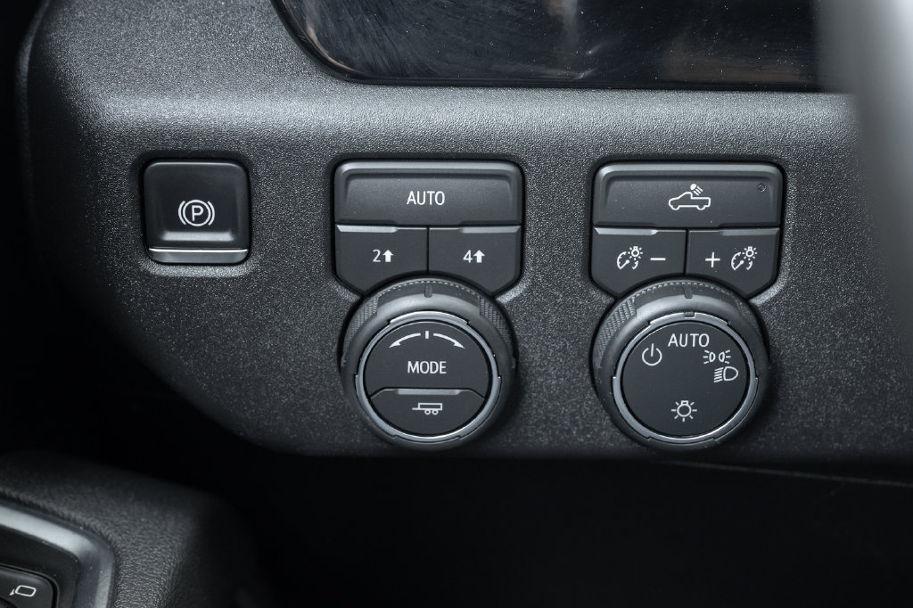 Used 2026 Chevrolet Silverado 1500 LT AWD/4WD image 32