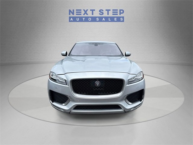 Used 2017 Jaguar F-PACE First Edition image 2