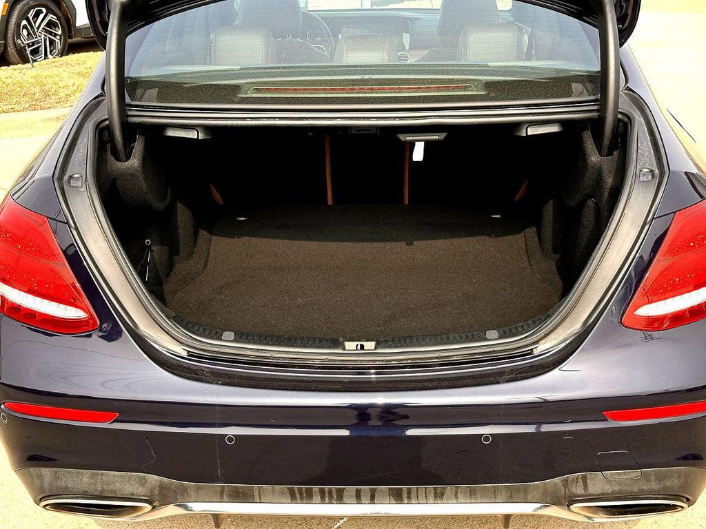 Used 2019 Mercedes-Benz E 300 image 34